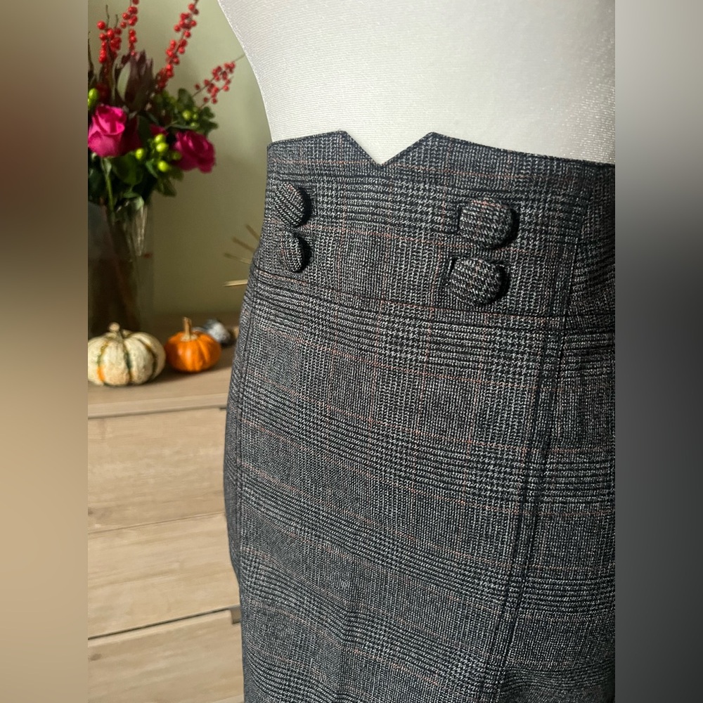 Vintage Grey Plaid Unique Corset Button V-Cut Waistband Knee-Length Midi Skirt